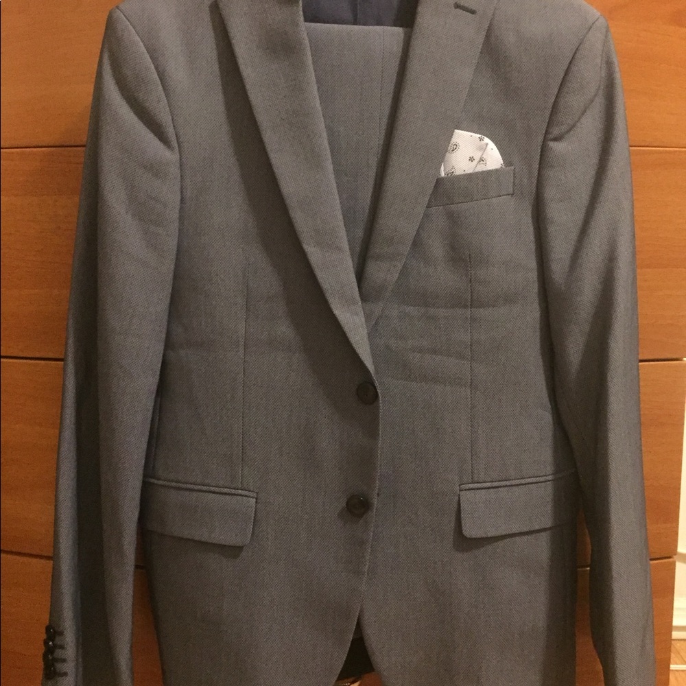 Zara Suit like new 38